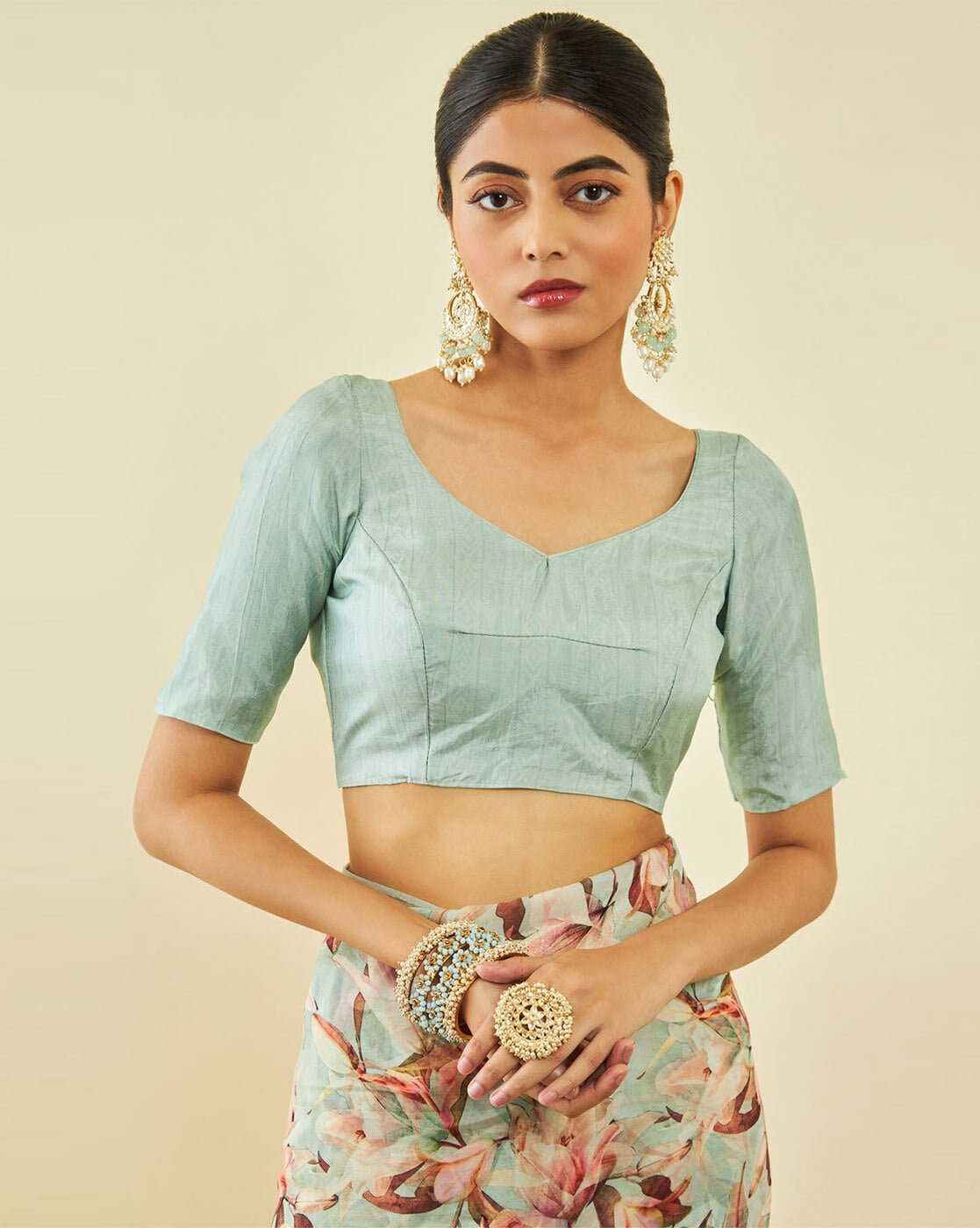 -1117Wx1400H-466651564-green-MODEL5